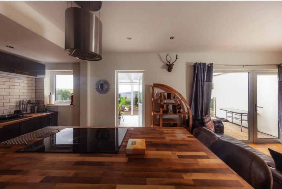 Luxury Cottage With Stunning Views Near Fairy Pools - School House 3 Carbost (Loch Harport, Isle of Skye) Exterior foto